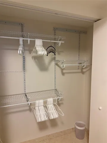 $4,600 | 350 South Miami Avenue, Unit 3302, Miami, FL 33130