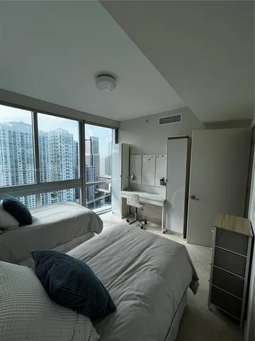 $4,600 | 350 South Miami Avenue, Unit 3302, Miami, FL 33130