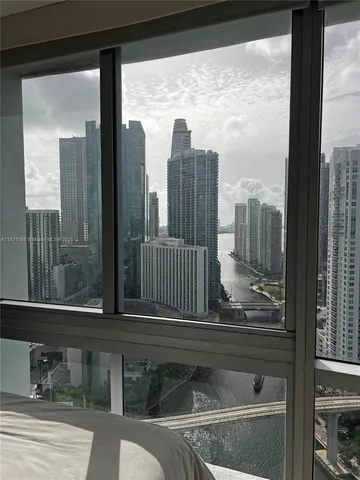 $4,600 | 350 South Miami Avenue, Unit 3302, Miami, FL 33130