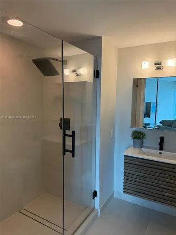 $4,600 | 350 South Miami Avenue, Unit 3302, Miami, FL 33130