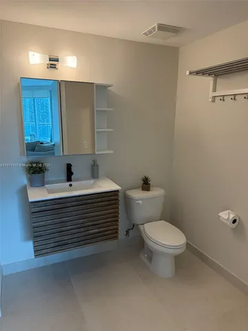 $4,600 | 350 South Miami Avenue, Unit 3302, Miami, FL 33130