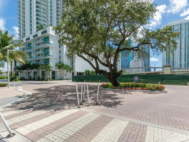$4,600 | 350 South Miami Avenue, Unit 3302, Miami, FL 33130