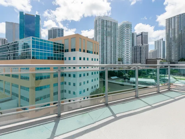 $4,600 | 350 South Miami Avenue, Unit 3302, Miami, FL 33130