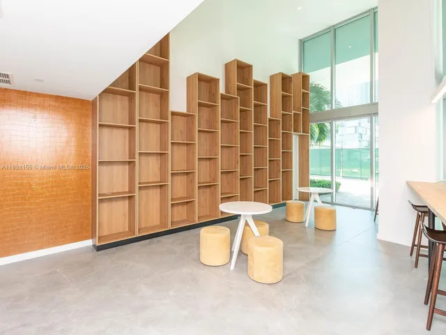 $4,600 | 350 South Miami Avenue, Unit 3302, Miami, FL 33130