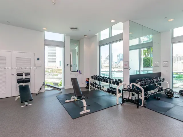 $4,600 | 350 South Miami Avenue, Unit 3302, Miami, FL 33130