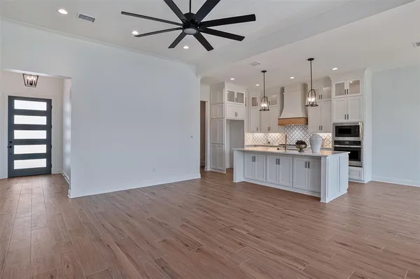 $465,570 | 81 Turtle Creek Drive, Benton, LA 71006