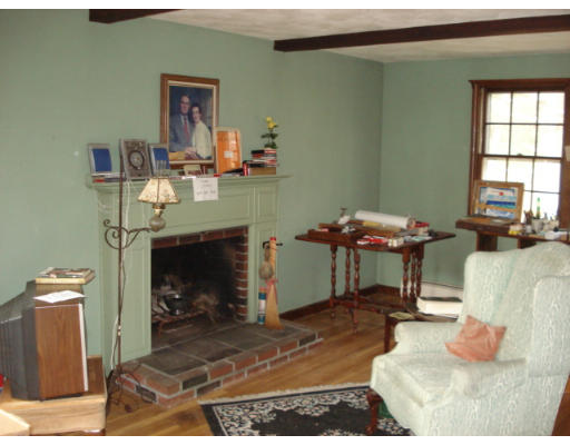 7 Colt Road Franklin, MA 02038 - Photo 3 of 6 Gallery Image 3