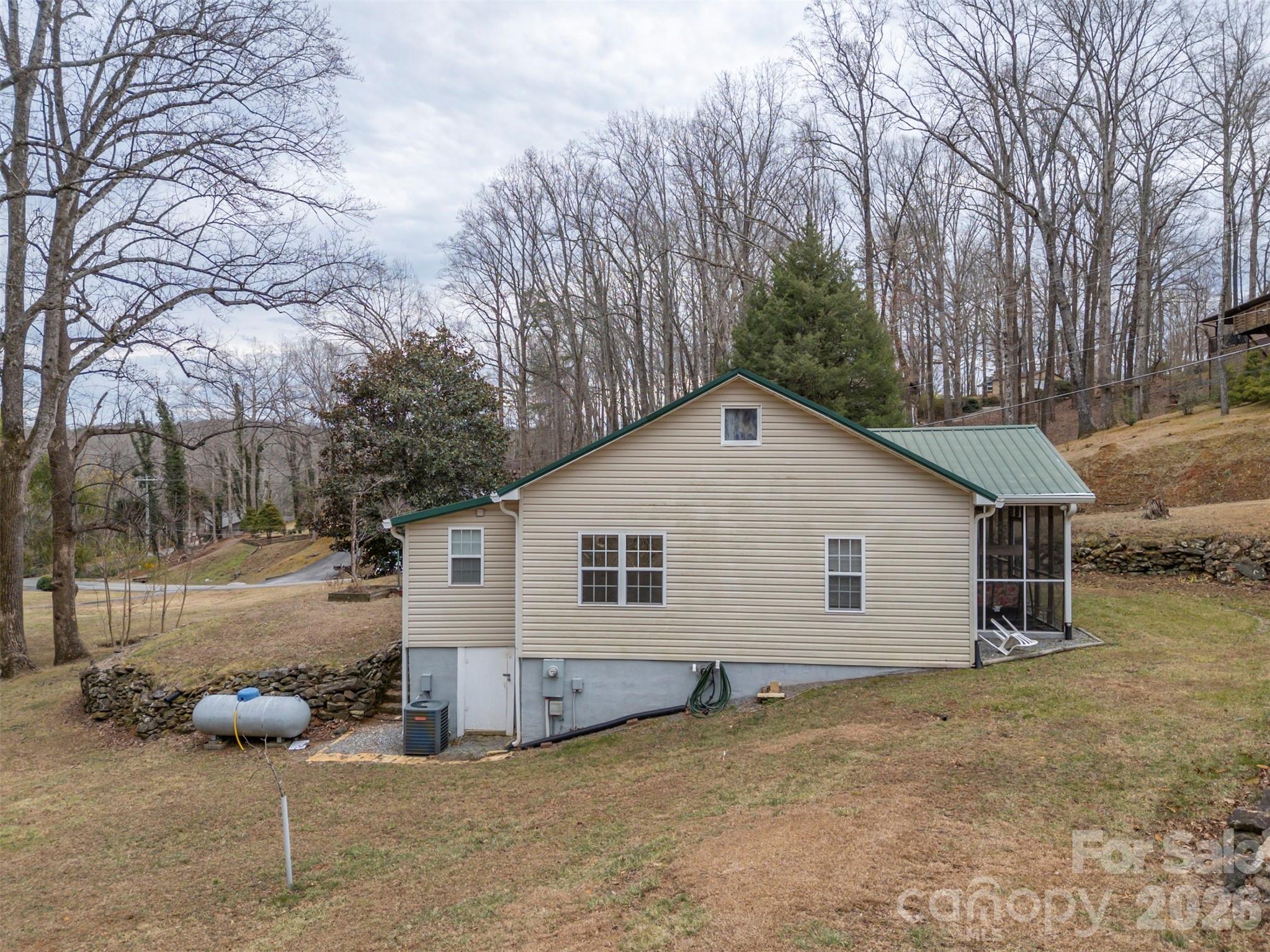 711 Thermal View Drive Tryon, NC 28782 - Photo 25 of 34