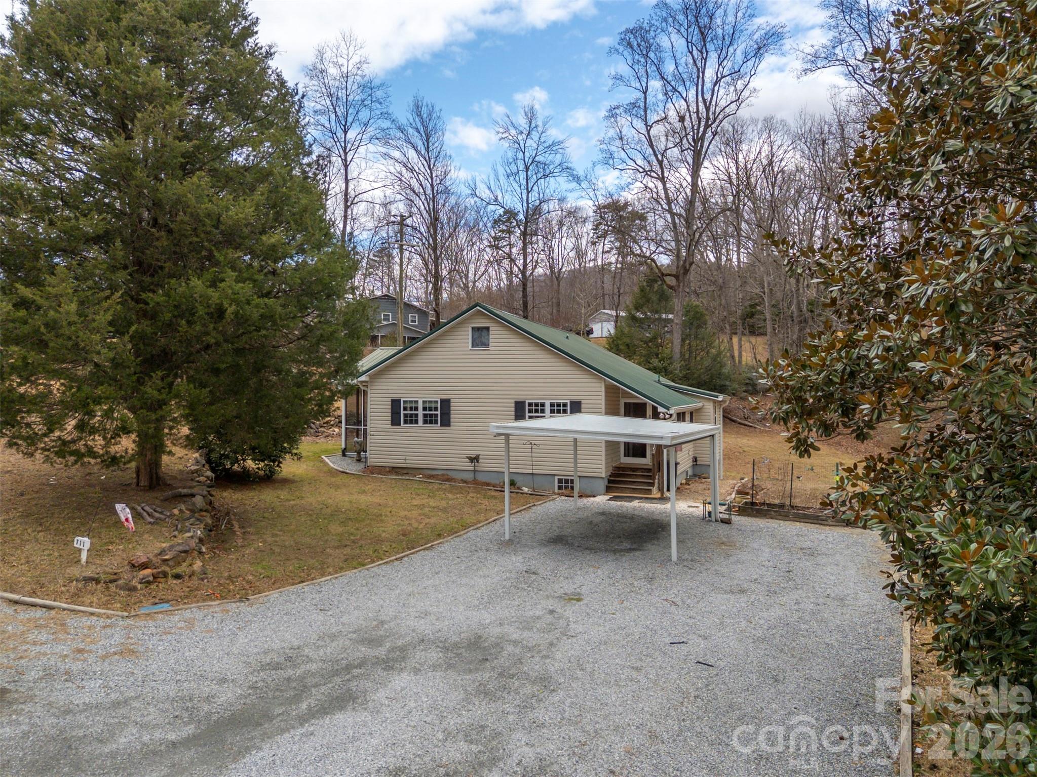 711 Thermal View Drive Tryon, NC 28782 - Photo 5 of 34