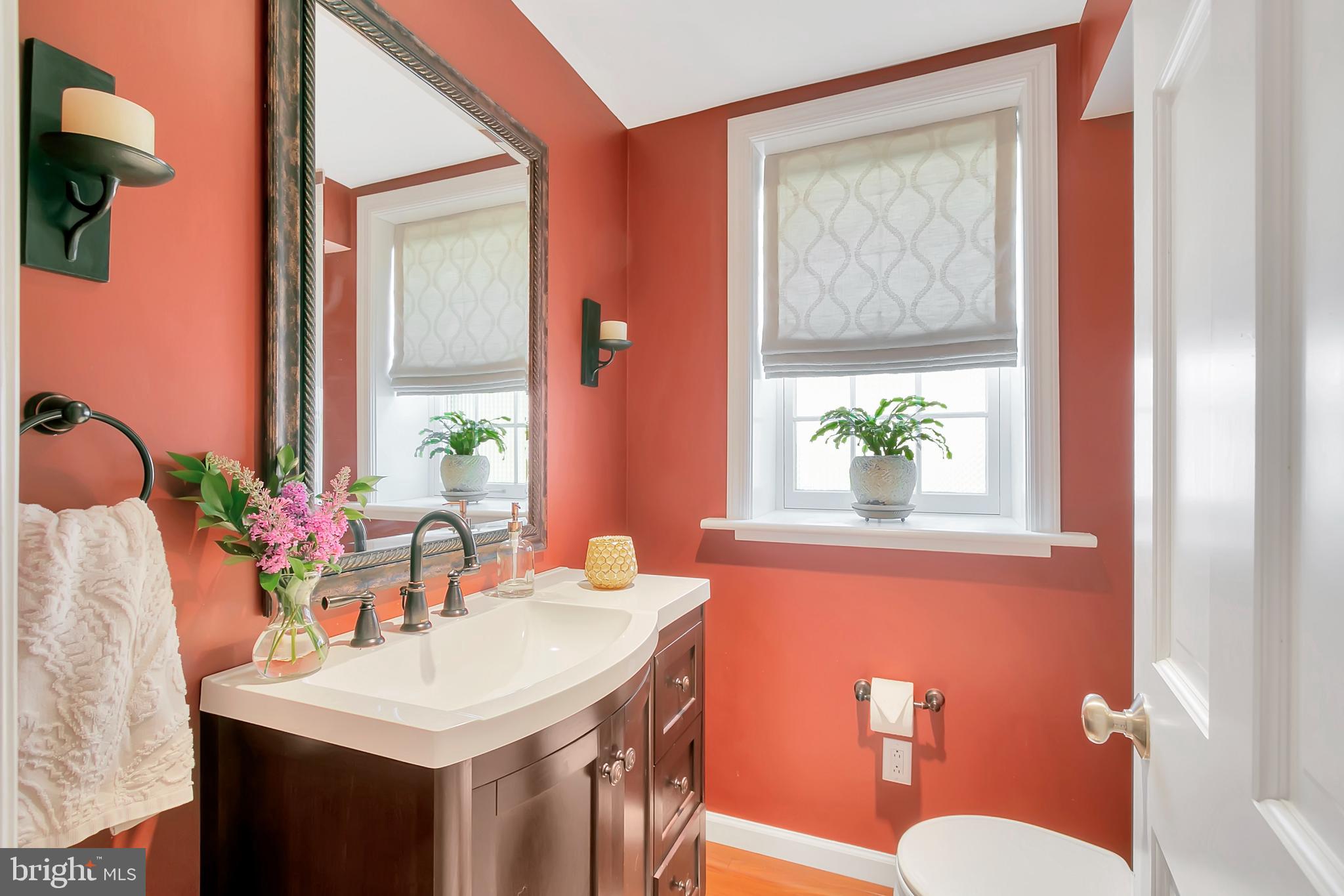 4 Hurst Road Wilmington, DE 19803 - Photo 18 of 32 Powder Room w/ updated Vanity & Base Cabinet