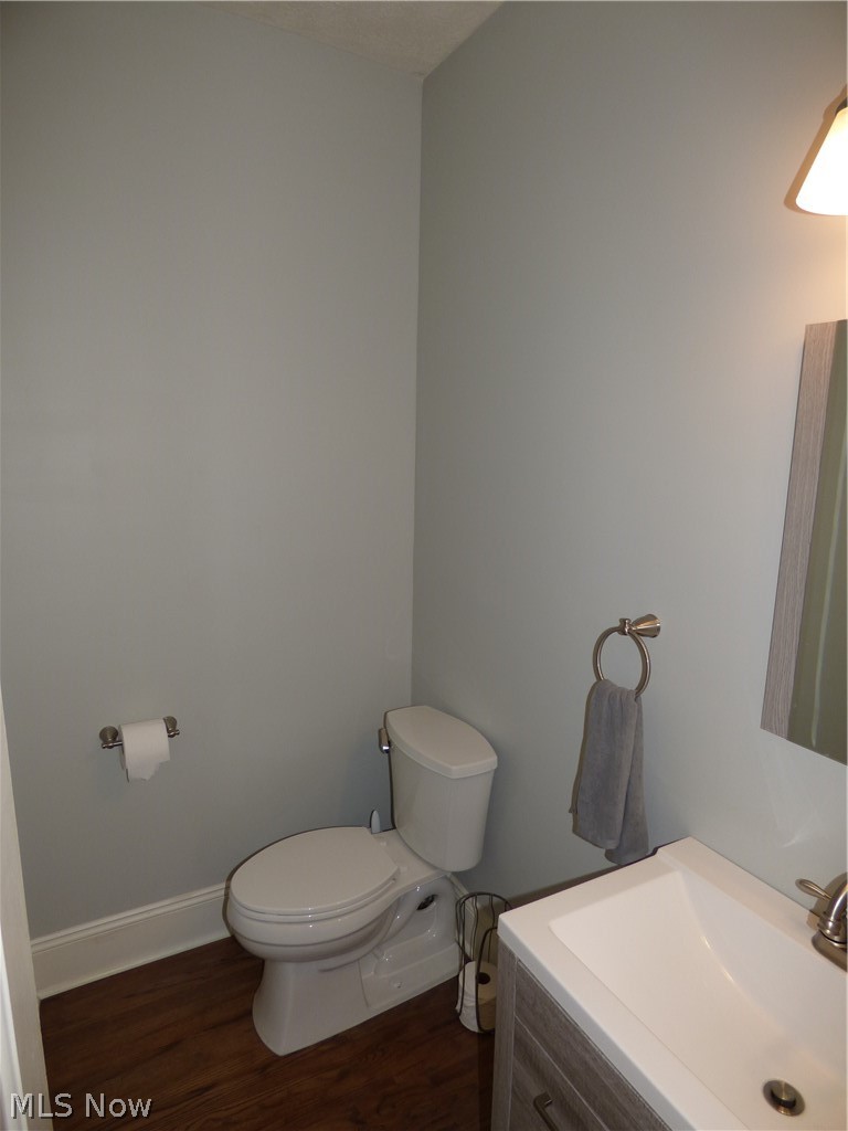 4364 Darrow Road Stow, OH 44224 - Photo 17 of 33 Powder Room on Main Floor
