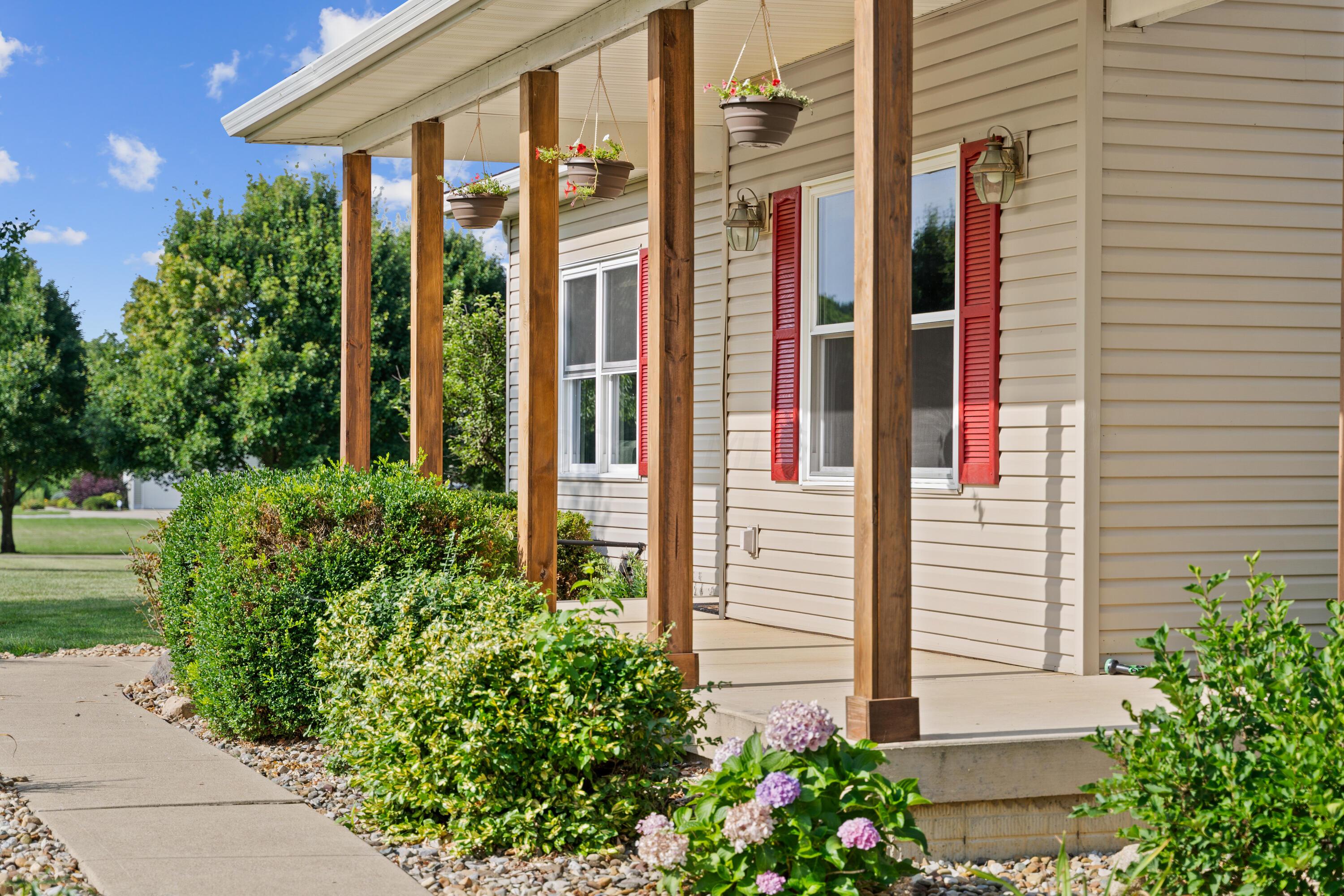 4677 State Rte 61 Sunbury, OH 43074 - Photo 10 of 104 Front Porch