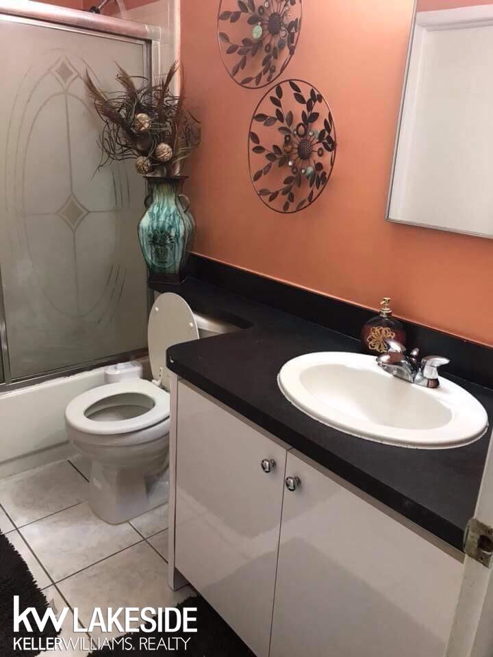4284 15 Mile Road Sterling Heights, MI 48310 - Photo 15 of 21
