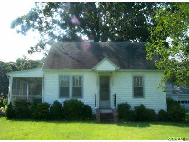 95 Saunders Road Lancaster, VA 22503 - Photo 1 of 1 a view of a house with garden
