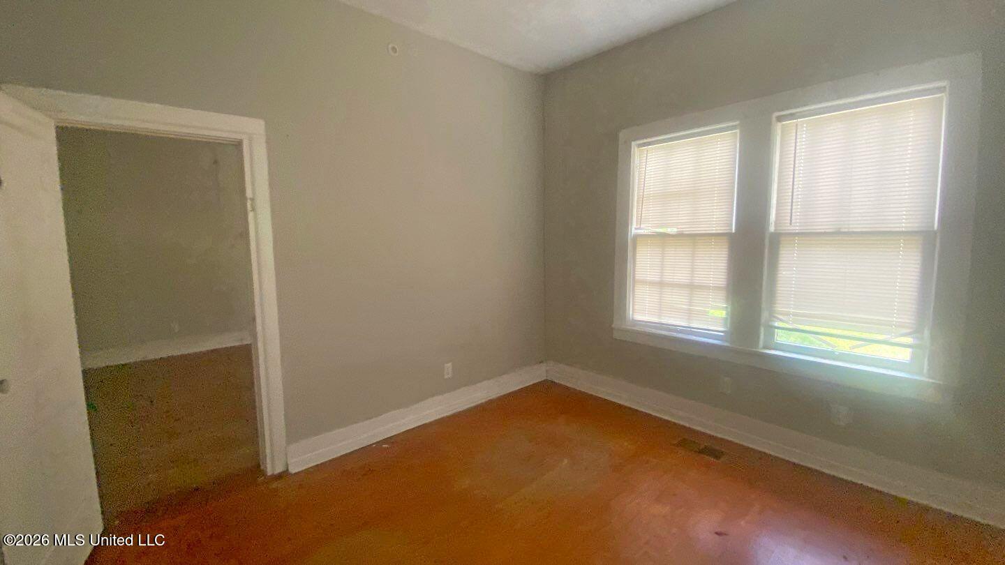 217 East Center Street Canton, MS 39046 - Photo 10 of 23 63-Mar 25 2026 02_02pm-M93E