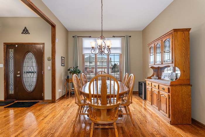 2884 Taylor Glen Drive New Lenox, IL 60451 - Photo 10 of 24