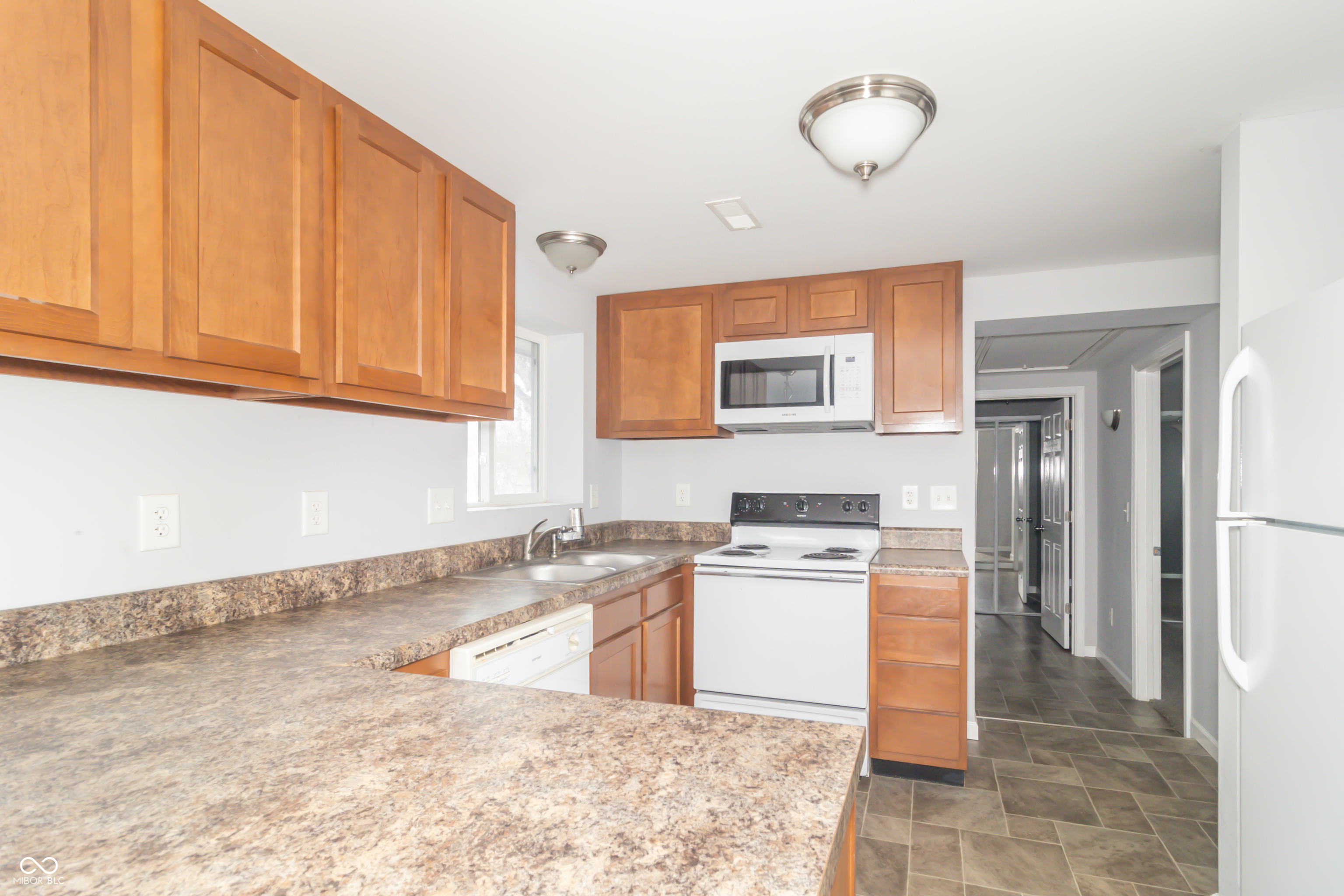 5470 South Main Street Fountaintown, IN 46130 - Photo 11 of 32