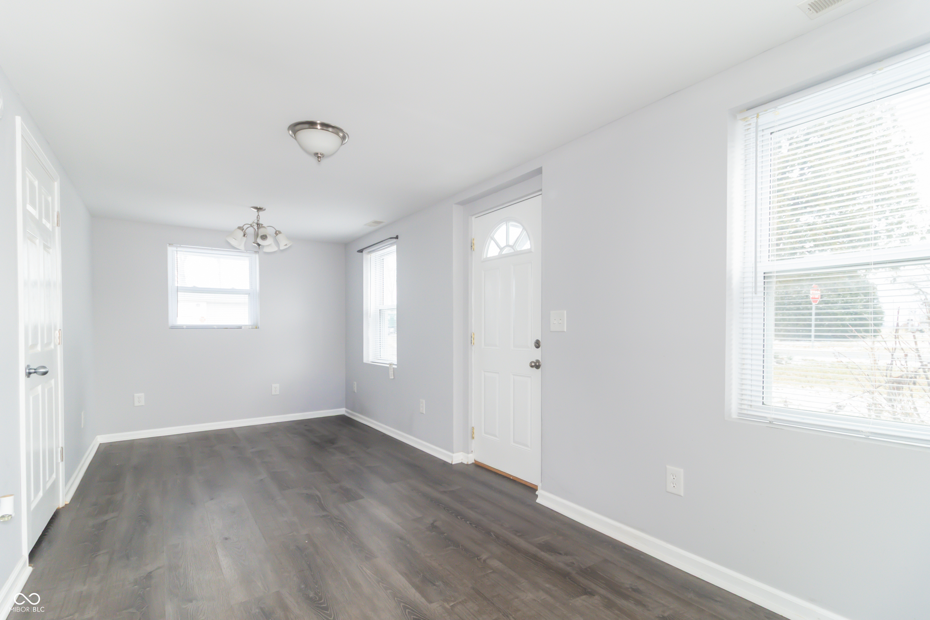 5470 South Main Street Fountaintown, IN 46130 - Photo 4 of 32