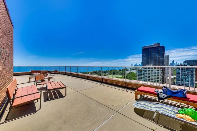$2,450 | 3100 North Lake Shore Drive, Unit 1506, Chicago, IL 60657