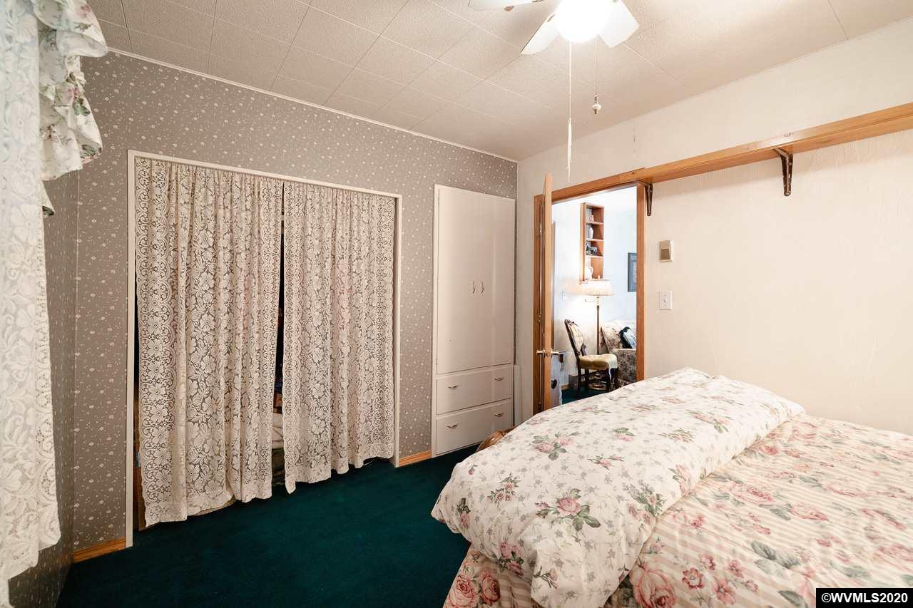 15435 Strong Road Dallas, OR 97338 - Photo 10 of 42