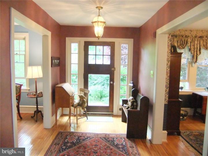 126 Cascade Road Springfield, PA 19064 - Photo 2 of 25