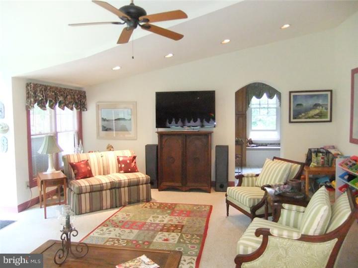 126 Cascade Road Springfield, PA 19064 - Photo 11 of 25
