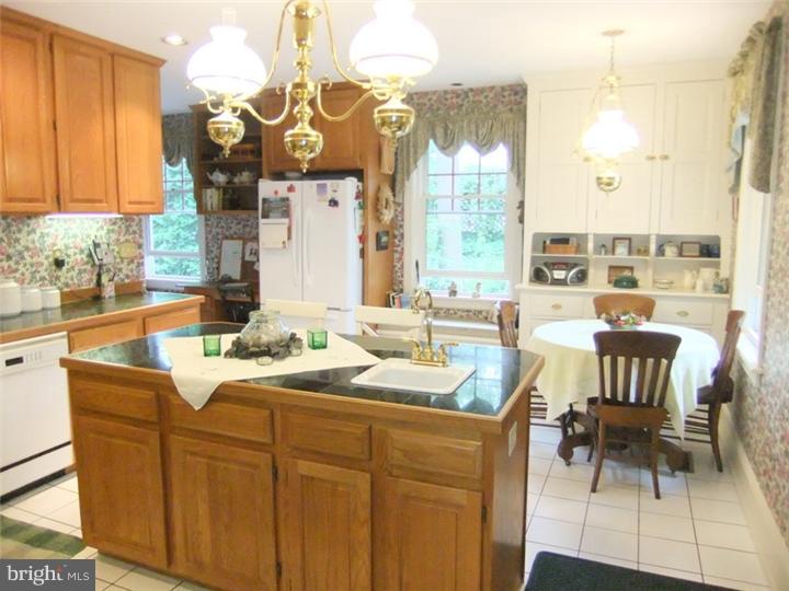 126 Cascade Road Springfield, PA 19064 - Photo 8 of 25