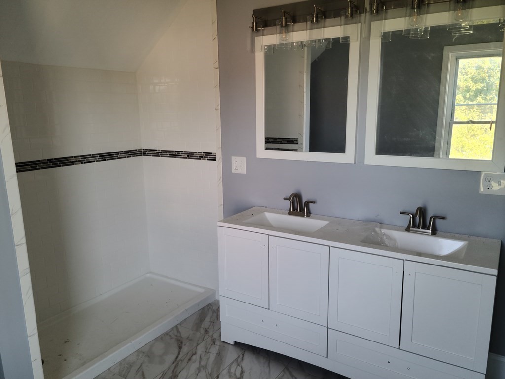 1061 Stafford Road Fall River, MA 02721 - Photo 10 of 15
