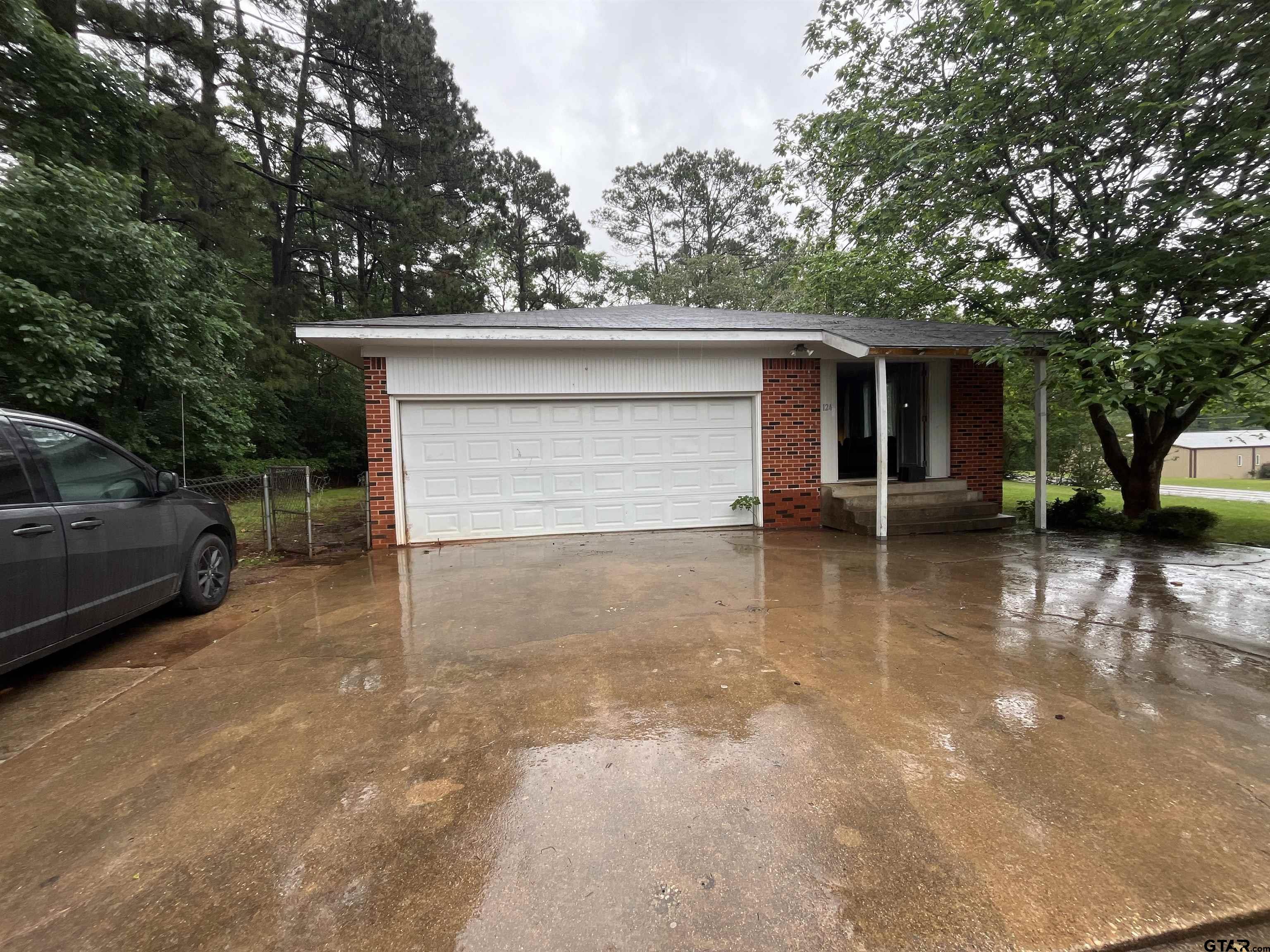 124 Pinecrest Drive North Rusk, TX 75785 - Photo 3 of 18