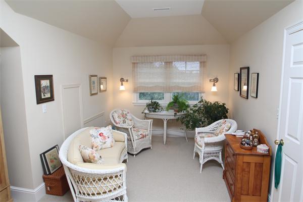 49 Intrepid Circle, Unit 49 Marblehead, MA 01945 - Photo 8 of 12 a living room with furniture and a table