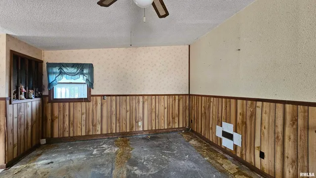 $59,500 | 518 Fife Street, Carrier Mills, IL 62917