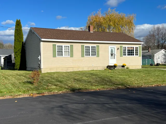 $299,500 | 22 School Street, Lewiston, ME 04240
