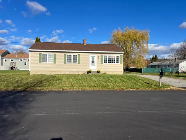 $299,500 | 22 School Street, Lewiston, ME 04240