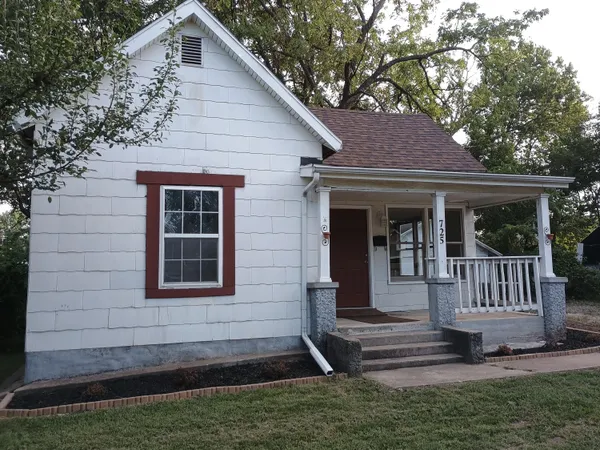 $128,900 | 725 West Chicago Street, Springfield, MO 65803