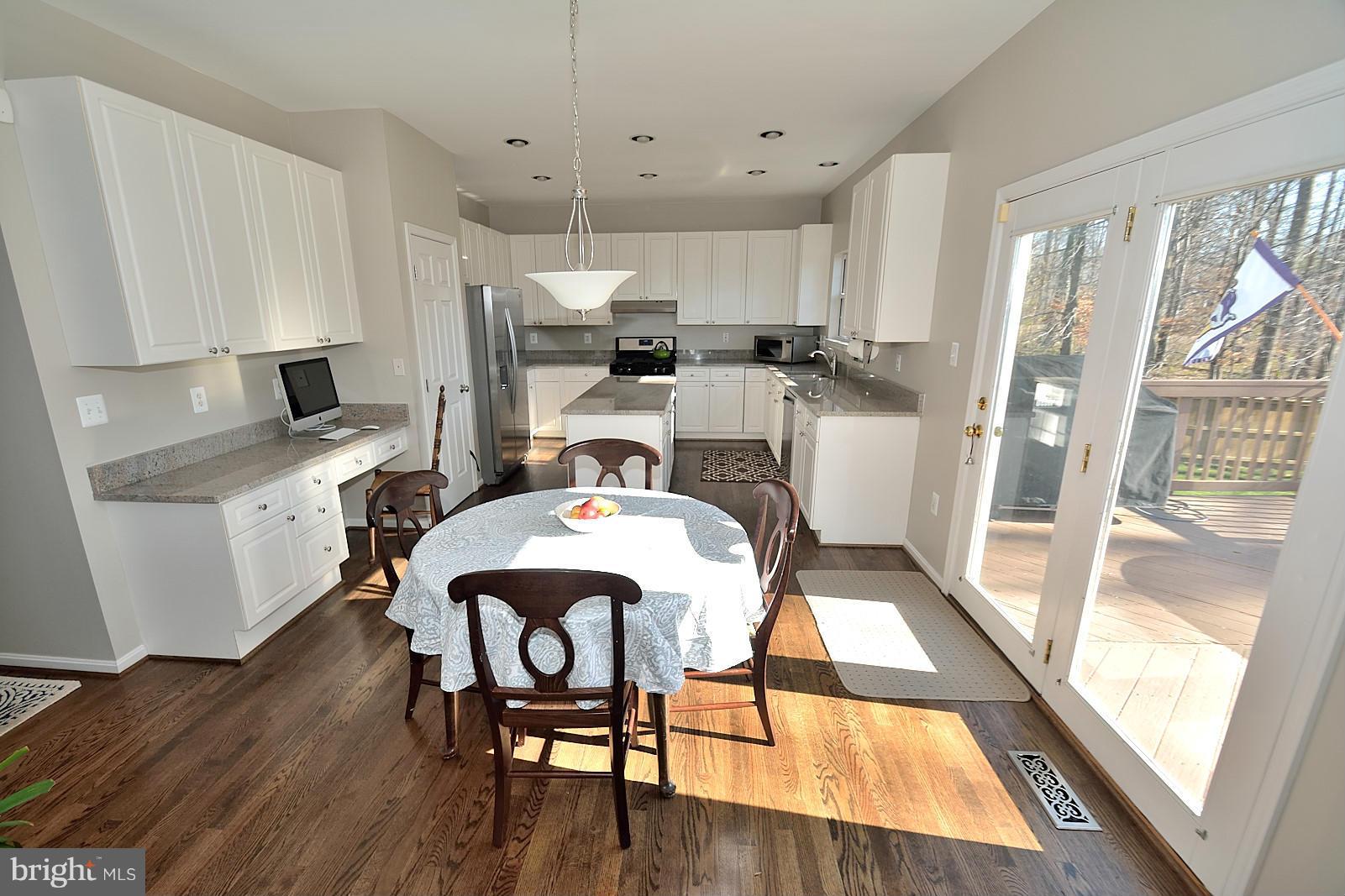 6733 Bulkley Road Lorton, VA 22079 - Photo 6 of 30 Kitchen