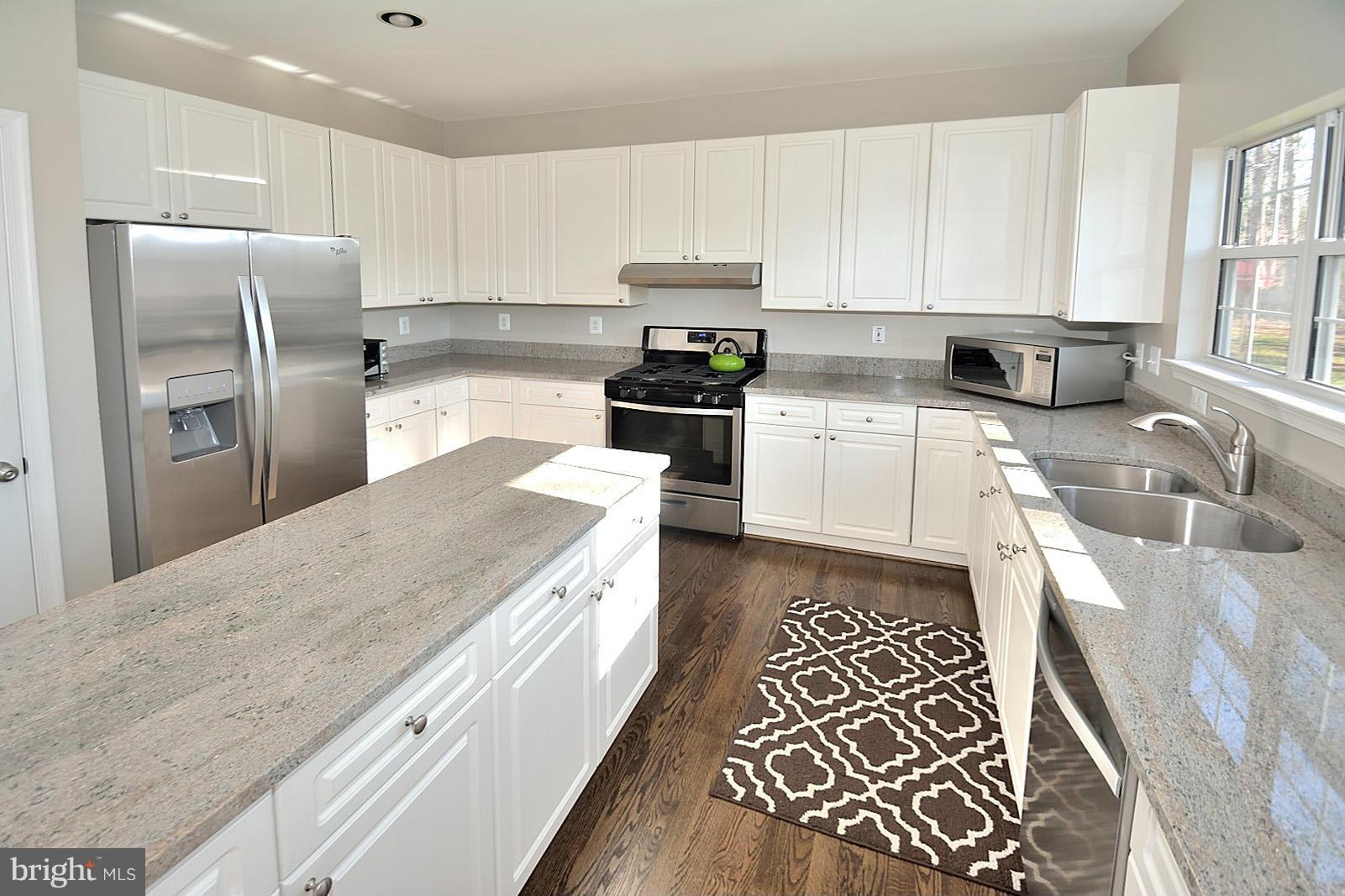 6733 Bulkley Road Lorton, VA 22079 - Photo 9 of 30 Kitchen