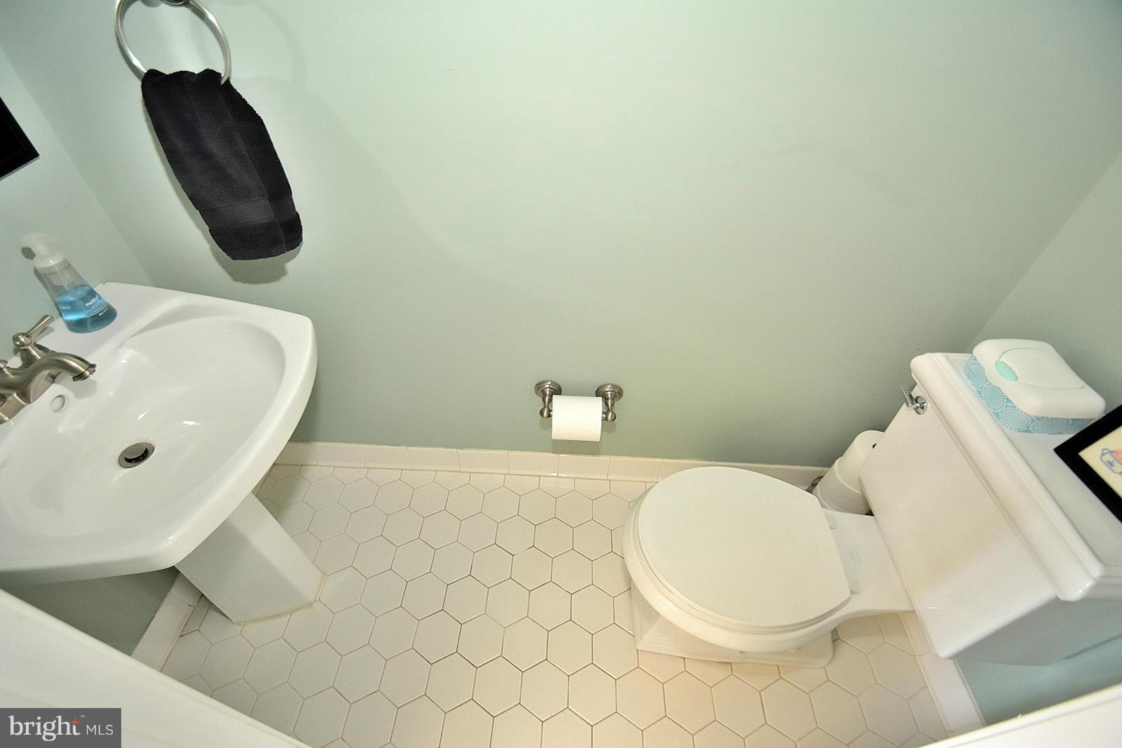 6733 Bulkley Road Lorton, VA 22079 - Photo 10 of 30 Bath