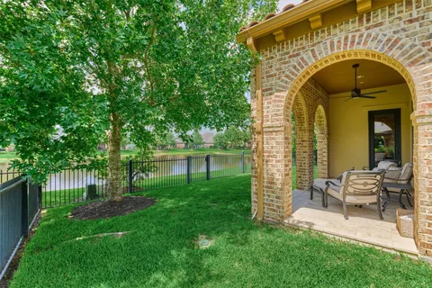 $895,000 | 82 East Crystal Canyon Circle, The Woodlands, TX 77389