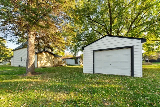 $150,000 | 302 Renville Street South, Winthrop, MN 55396