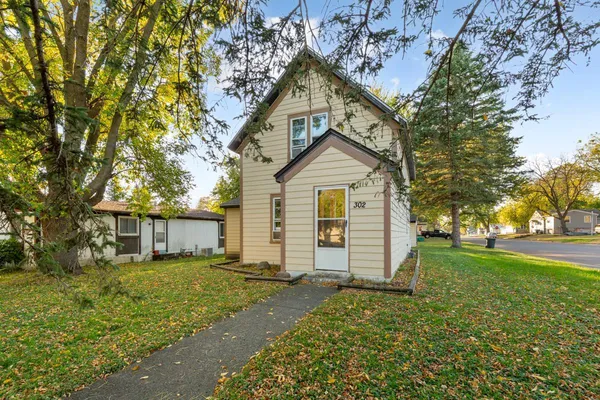 $150,000 | 302 Renville Street South, Winthrop, MN 55396