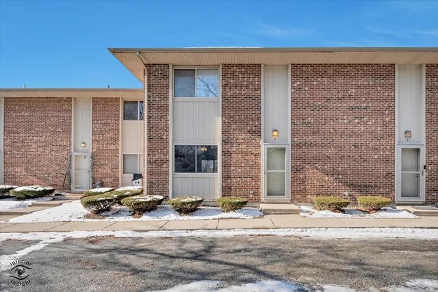 $215,000 | 5251 157th Street, Unit 6, Oak Forest, IL 60452
