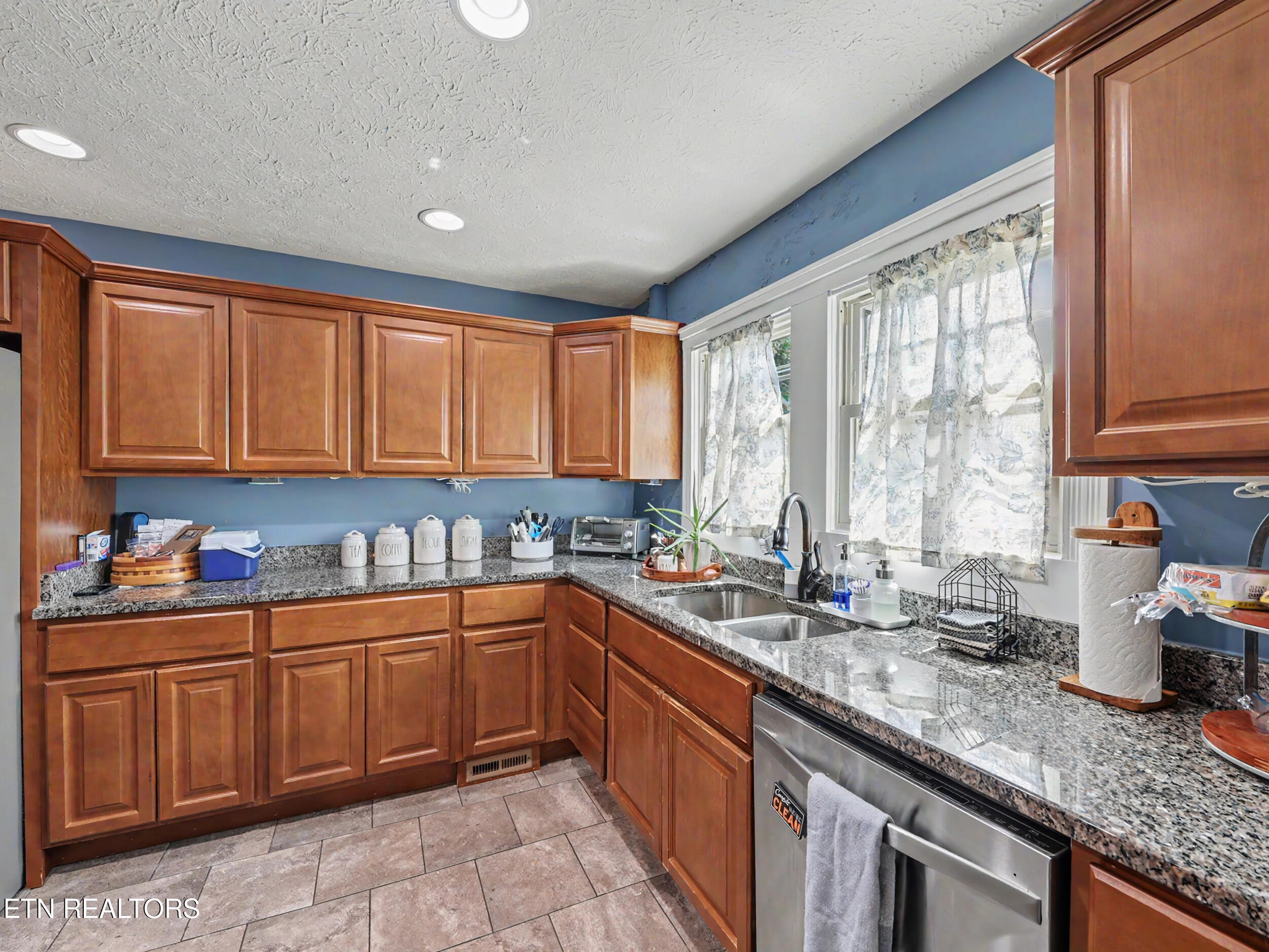 860 Gilbert Street Alcoa, TN 37701 - Photo 13 of 41 14_img_6515