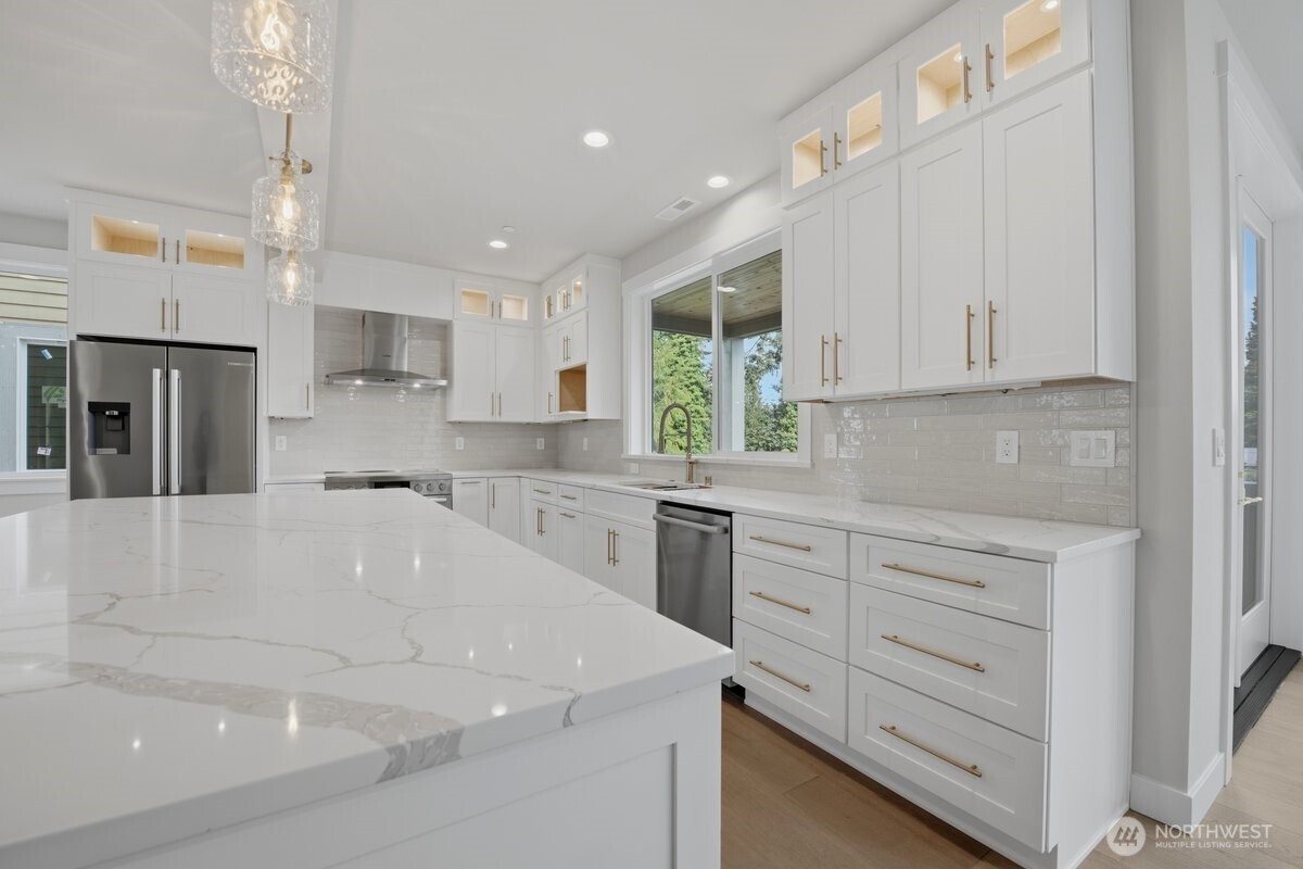 8529 230th Place Southwest, Unit 10 Edmonds, WA 98026 - Photo 16 of 34 Gallery Image 16