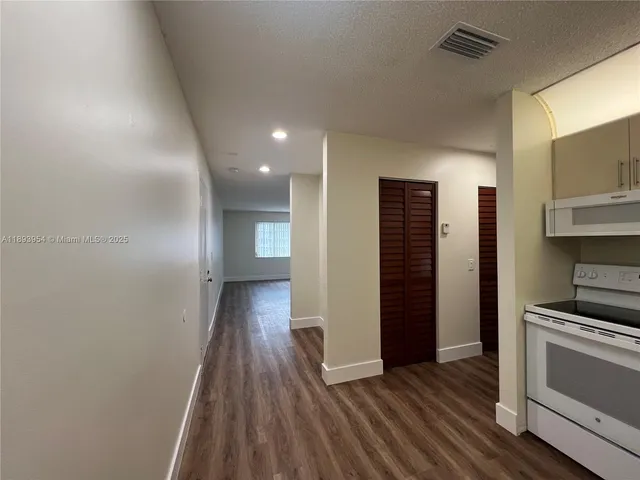 $1,475 | 21121 Southwest 85th Avenue, Unit 208, Cutler Bay, FL 33189