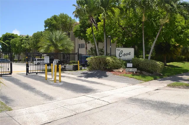 $1,475 | 21121 Southwest 85th Avenue, Unit 208, Cutler Bay, FL 33189