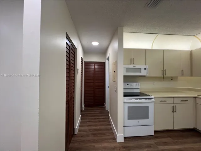 $1,475 | 21121 Southwest 85th Avenue, Unit 208, Cutler Bay, FL 33189