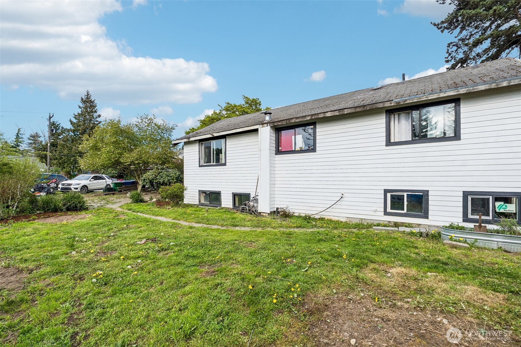 1241 Southwest Myrtle Street Seattle, WA 98106 - Photo 25 of 28 Gallery Image 25