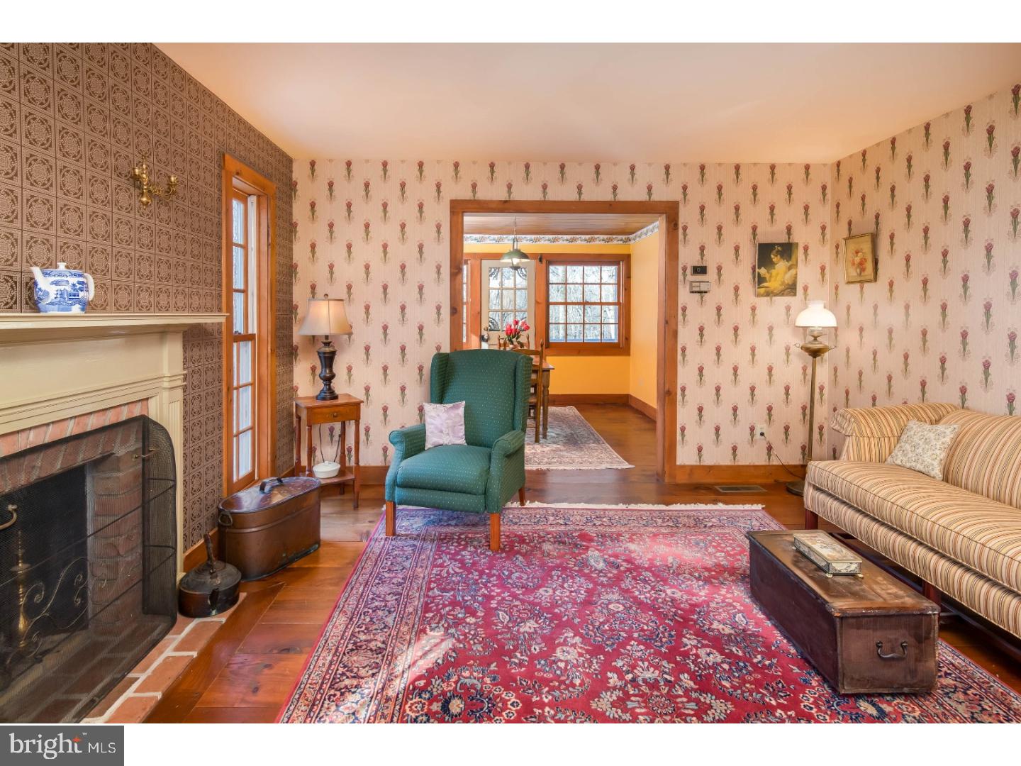 16 Zepp Road Green Lane, PA 18054 - Photo 11 of 25 Living Room