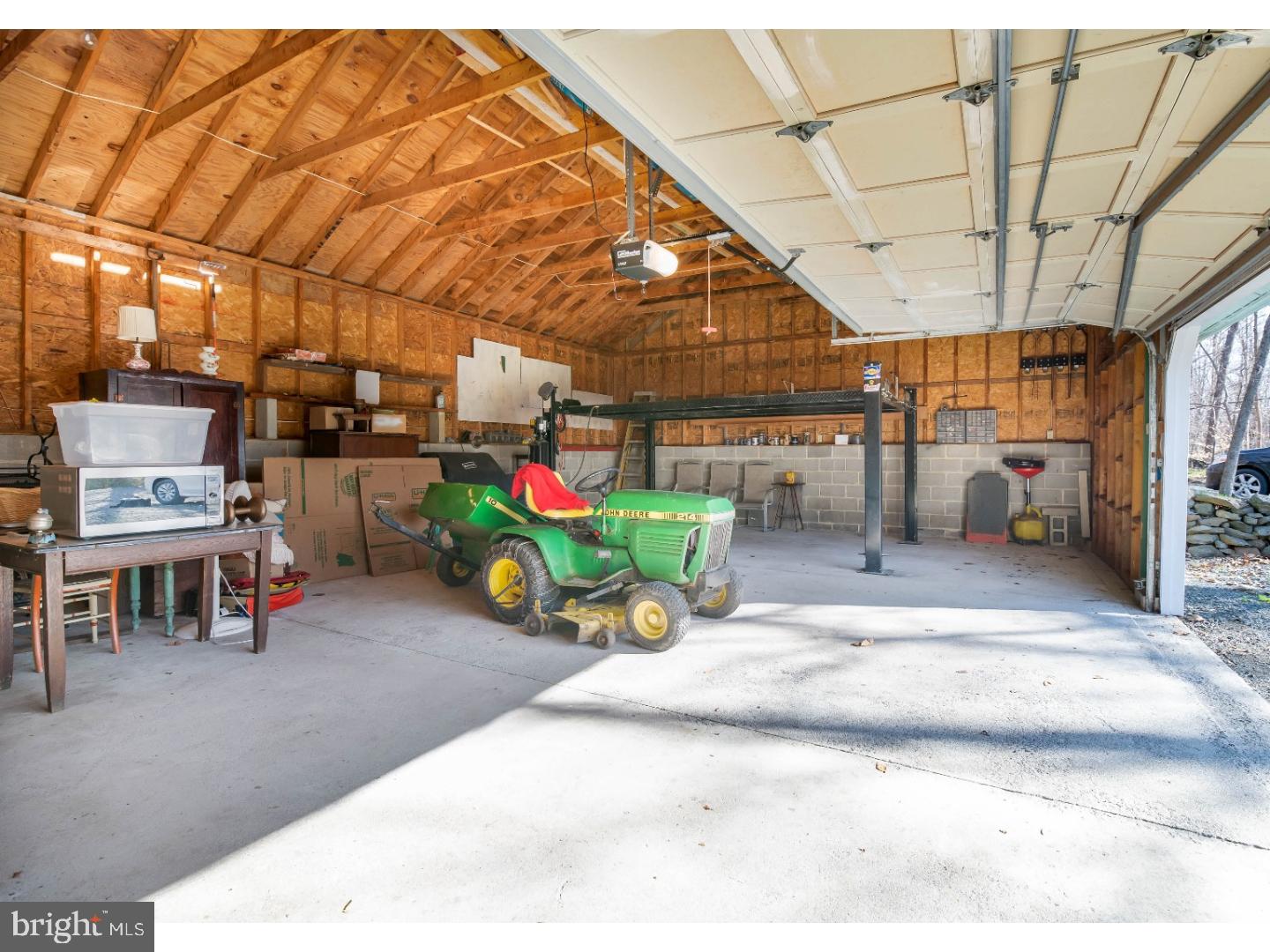 16 Zepp Road Green Lane, PA 18054 - Photo 23 of 25 Garage