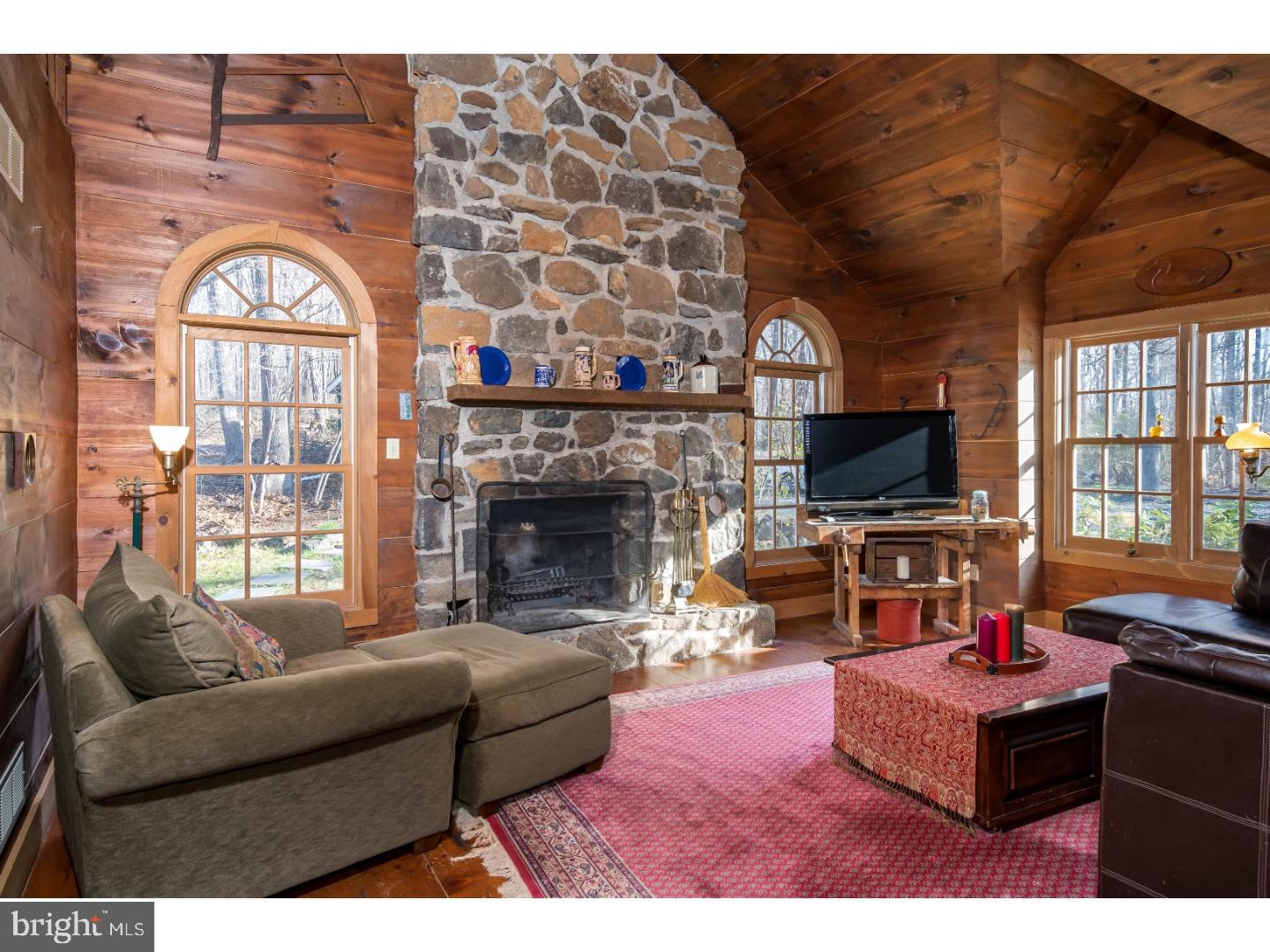16 Zepp Road Green Lane, PA 18054 - Photo 10 of 25 Family Room
